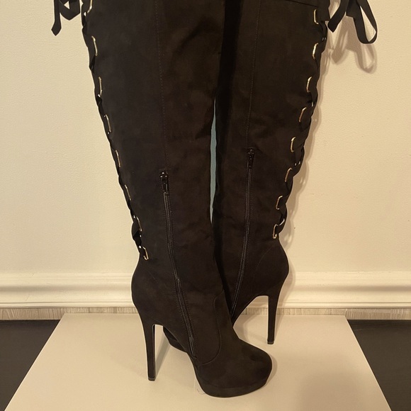 Shoe Dazzle Over-the-Knee Boot - Picture 5 of 6